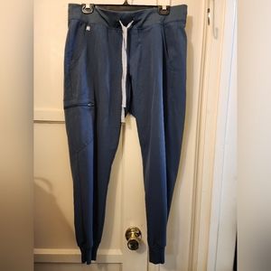 Figs women's Petite Jogger pants in dark harbor size Medium